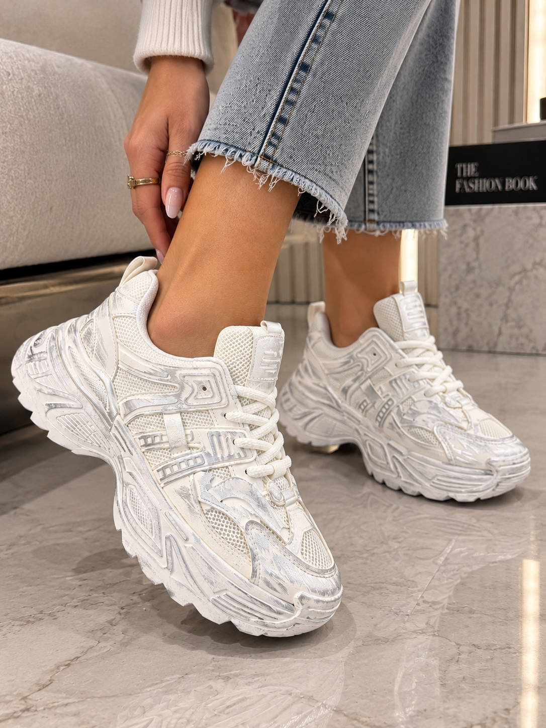 Pantofi Dama Sport din Piele Ecologica Albi Cod: BL566 (A7) Imagine principală a produsului
