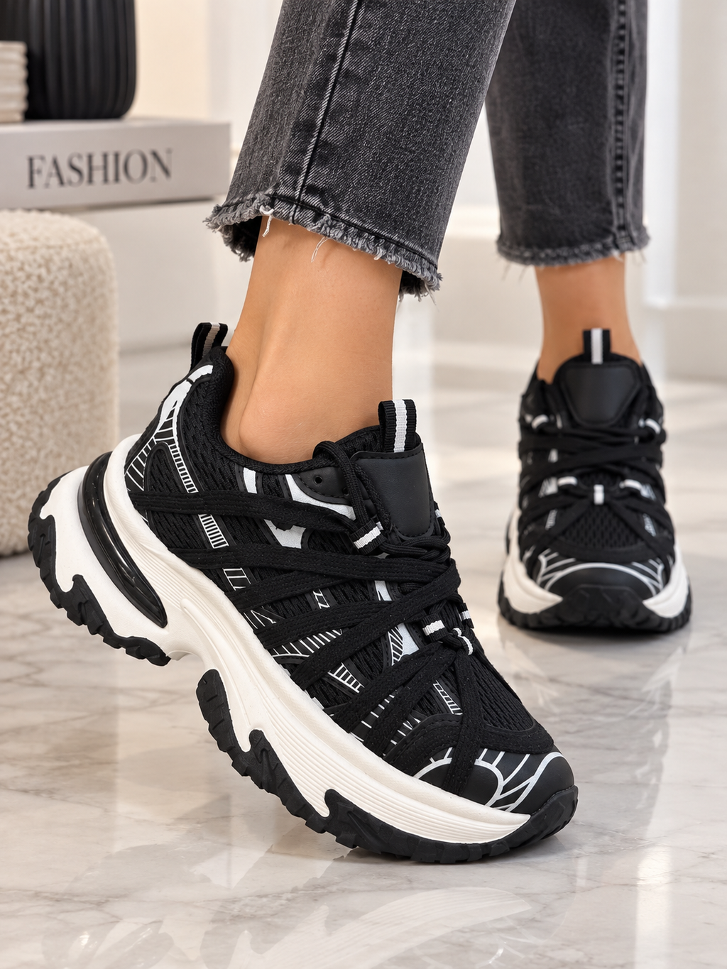 Pantofi Dama Sport din Piele Ecologica Negrii Cod: HY2325 (B1)